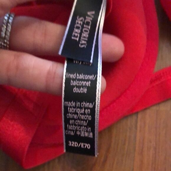 Victoria’s Secret lace and crochet red Demi cup bra size 32D. - Picture 5 of 9